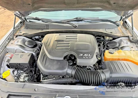 2016 Chrysler 300C z USA, uszkodzony, nr VIN 2C3CCAEG1GH105723